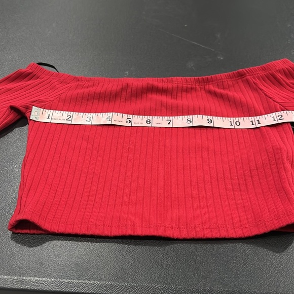 Women’s Forever 21 Red Off Shoulder Top. Size S (293) - Picture 8 of 11